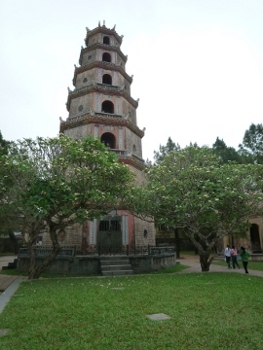 pagode ou tour de pise ?
